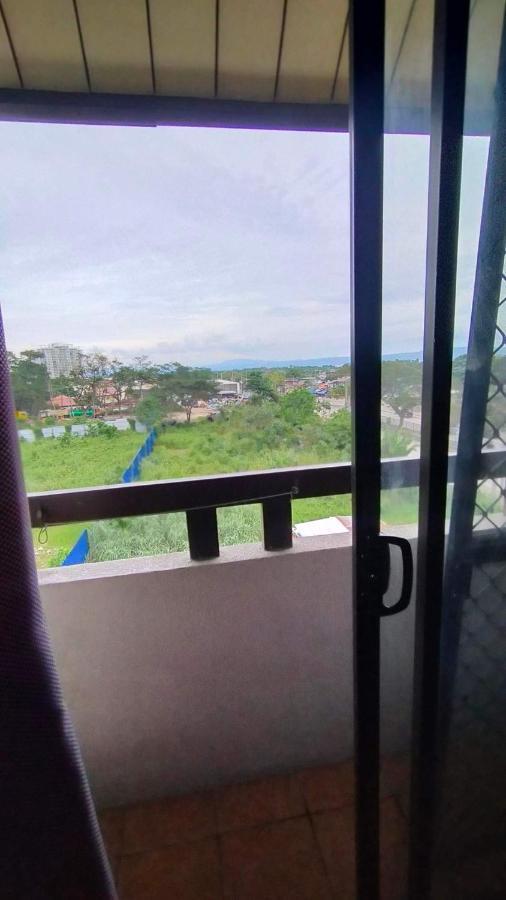 Ri'S One Oasis W Free Pool Back Of Sm City Mall Davao City Buitenkant foto