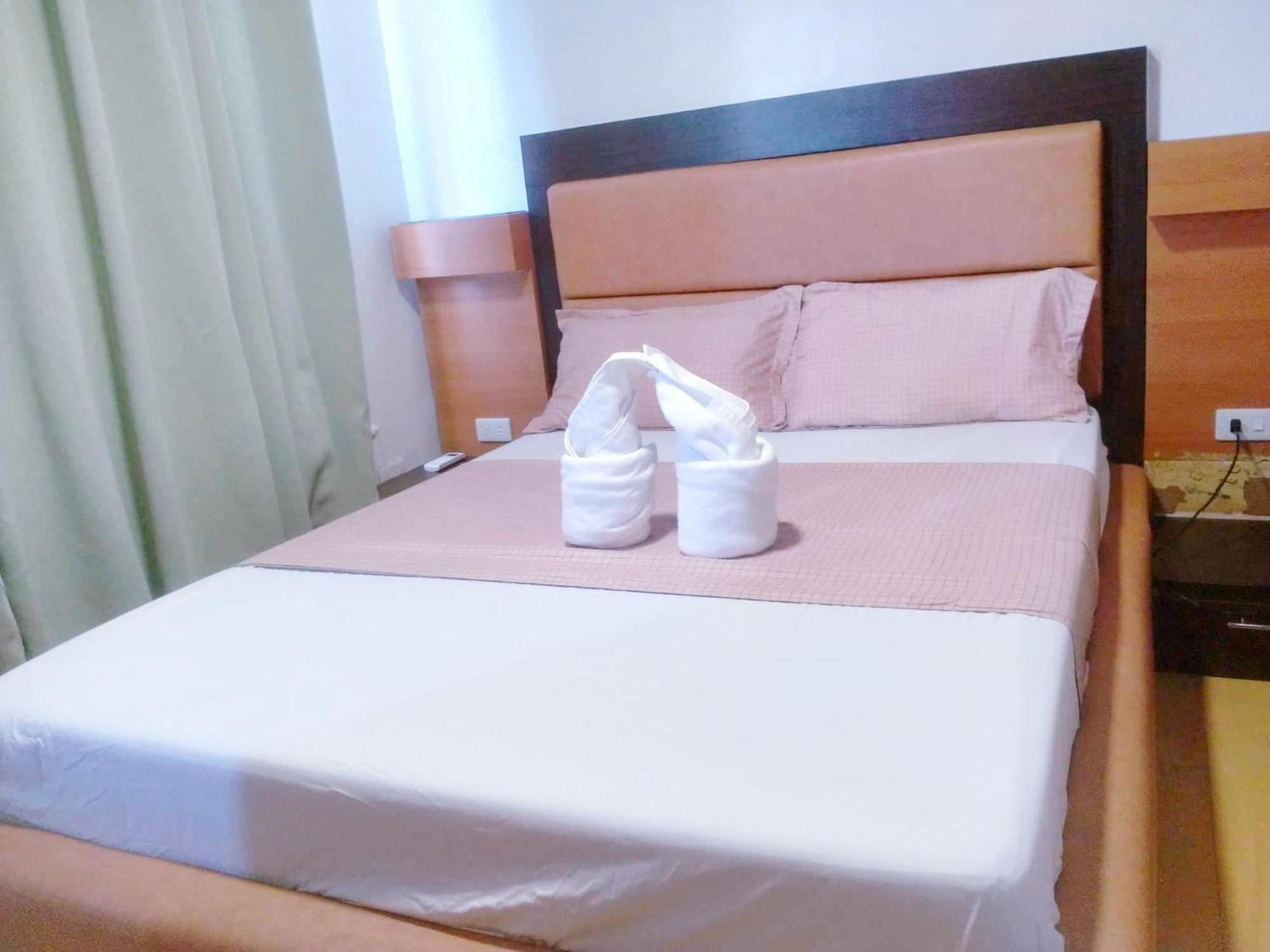 Ri'S One Oasis W Free Pool Back Of Sm City Mall Davao City Kamer foto